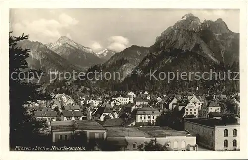 Fuessen Allgaeu mit Neuschwanstein Alpen /  /