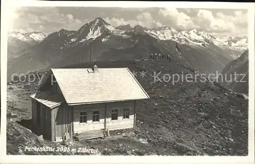 Penkenhuette im Sommer Alpenpanorama