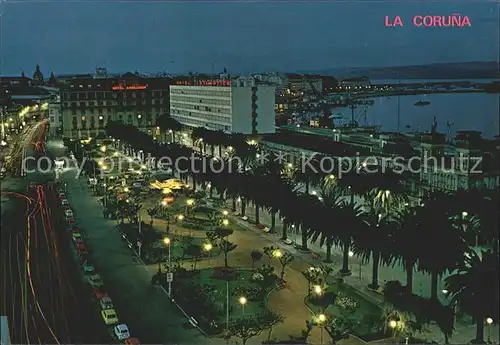 Coruna La Avenue and gardens at night Kat. Spanien