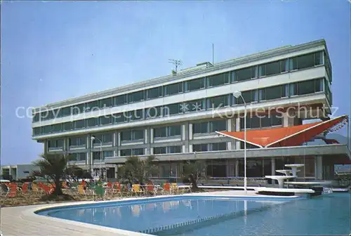 Japan Hotel Swimming Pool in der Naehe vom Biwasee Kat. Japan