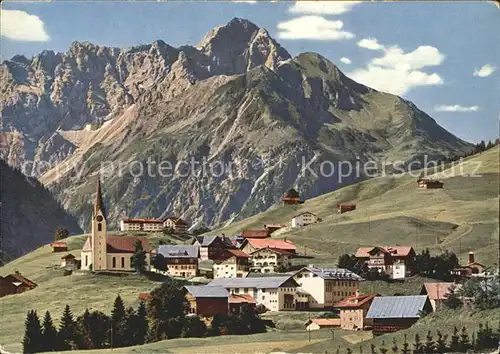 Hirschegg Kleinwalsertal Vorarlberg Ortsansicht mit Kirche Widderstein Allgaeuer Alpen Kat. Mittelberg