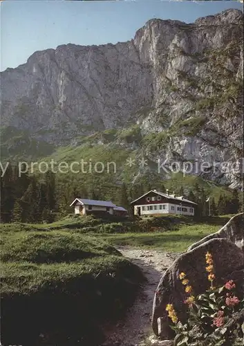 Tutzingerhuette mit Benediktenwand Bayerische Voralpen Kat. Benediktbeuern