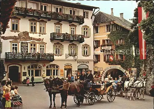 St Wolfgang Wolfgangsee Marktplatz mit Hotel Post und Pferdekutschen Kat. St. Wolfgang im Salzkammergut