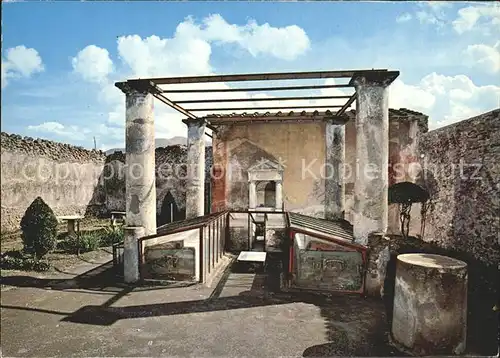 Pompei Casa dell Efebo Triclinium Ruinen