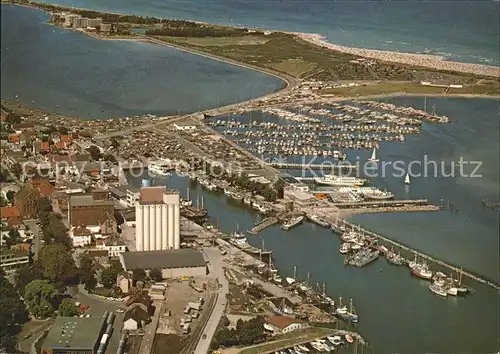 Heiligenhafen Ostseebad Hafen Das Bad an der Vogelfluglinie Fliegeraufnahme Kat. Heiligenhafen