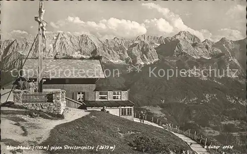 Wankhaus mit Gipfelkreuz und Dreitorspitze Kat. Garmisch Partenkirchen