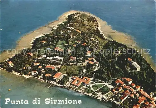 Sirmione Penisola di Sirmione Veduta aerea / Italien /Italien