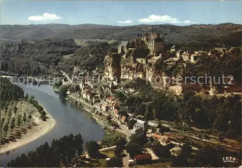 Perigord Fliegeraufnahme mit Schloss Kat. Region Dordogne