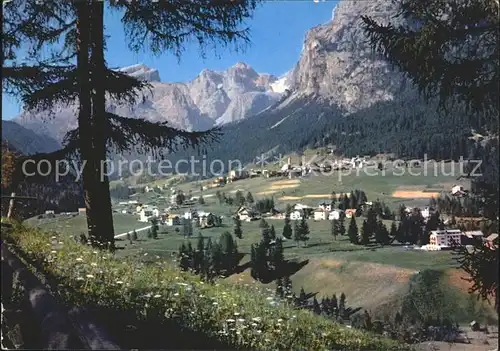 La Villa Val Badia verso Gruppo Sella Dolomiti Sellagruppe Dolomiten