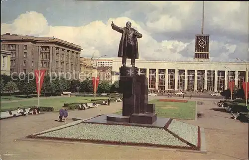 St Petersburg Leningrad Lenin Denkmal / Russische Foederation /Nordwestrussland