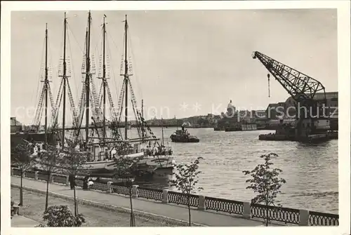 St Petersburg Leningrad Promenade Leutnant Schmidt / Russische Foederation /Nordwestrussland