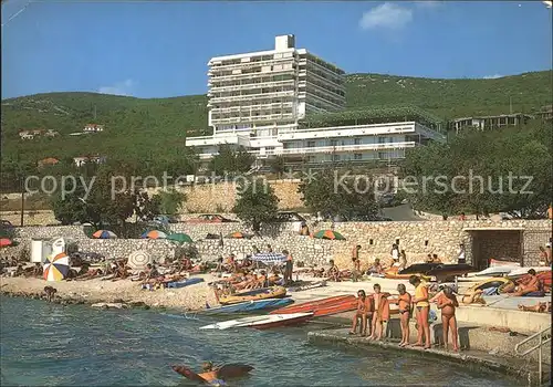 Crikvenica Kroatien Badeszene am Strand Kat. Kroatien