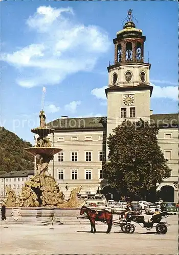 Salzburg Oesterreich Residenz oder Hofbrunnen mit Glockenspiel Kat. Salzburg