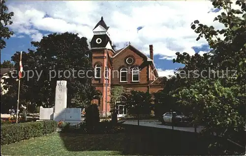 Ontario Canada Cenotaph and Library Clinton Kat. Kanada