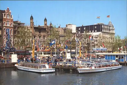 Amsterdam Niederlande Damrak Anlegestelle Jetty Kat. Amsterdam