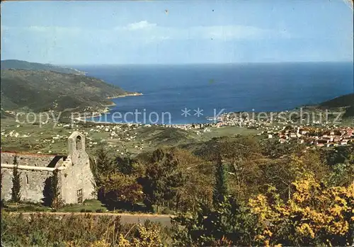 Marina di Campo Der Golf Campo und Heilige Johannesromanische Kirche Kat. Italien