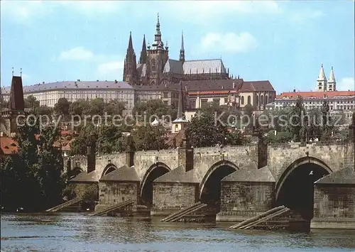 Praha Prahy Prague Burg Hradcany mit Karlsbruecke Kat. Praha