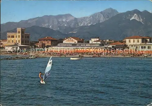 Marina di Massa Mare e Monti Strand Berge Windsurfen Kat. Massa