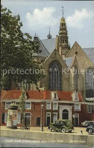 Amsterdam Niederlande Oude Zijds Voorburgwal met Oude Kerk Kat. Amsterdam