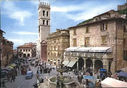 Assisi Umbria Piazza del Comune Tempio di Minerva e la Torre Comunale Kat. Assisi