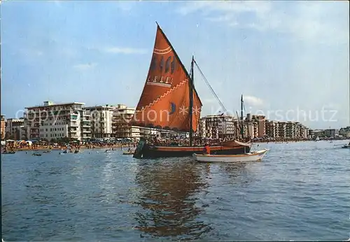 Lido di Jesolo spiaggia Strand Segelboot Kat. Italien