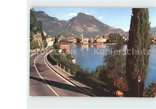 Lago di Garda Zypressen Stadtansicht Kat. Italien