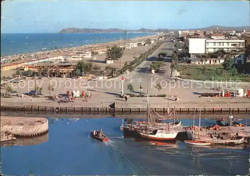 Riccione Promenade mit Hafen