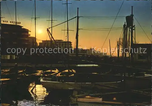 Riccione Tramonto visto dalla darsena Abenddaemmerung Binnenhafen