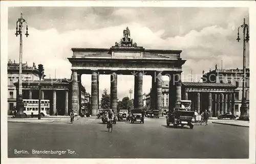 Brandenburgertor Berlin Autos Bus Fahrrad Kat. Gebude und Architektur