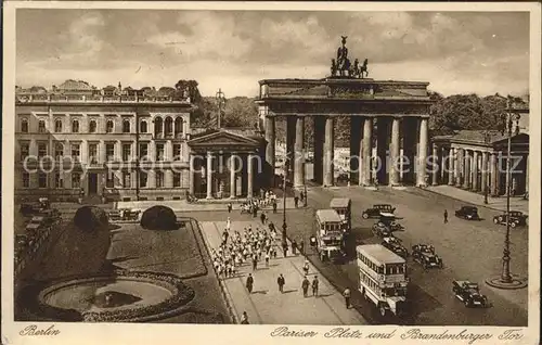 Brandenburgertor Berlin Pariser Platz Autobusse Kat. Gebude und Architektur