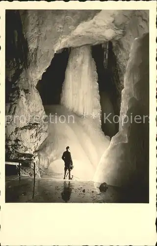 Hoehlen Caves Grottes Eisriesenwelt Kat. Berge