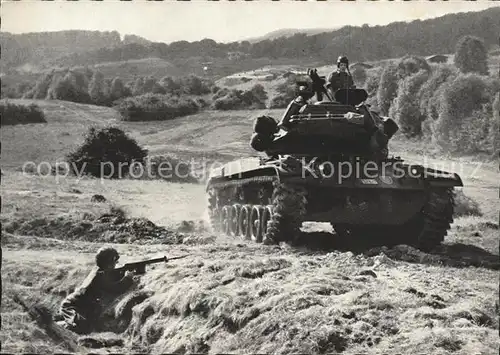 Panzer Tank Bundeswehr im Manoever / Militaria /