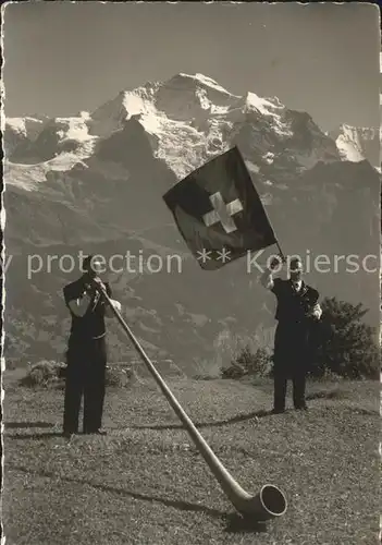 Alphorn Alphornblaeser Fahnenschwinger Berner Oberland Jungfrau Kat. Musik