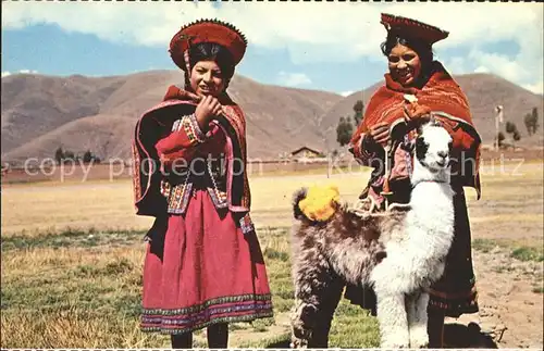 Tiere Lama Hirtinnen Spindel Garn Cuzco Peru Kat. Tiere