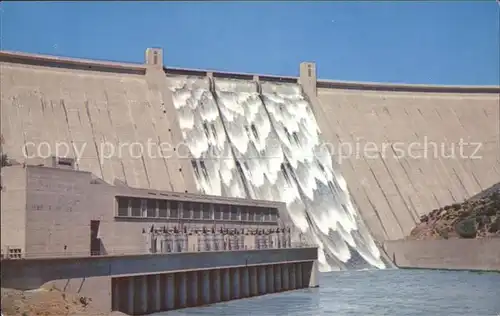 Staudamm Pumpspeicherkraftwerk Spillway Power House Shasta Dam California Kat. Gebaeude