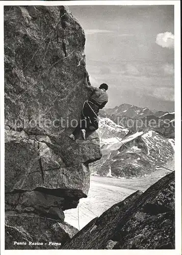 Bergsteigen Klettern Punta Rasica Forno  / Sport /