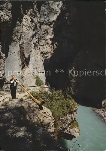 Alphorn Alphornblaeser Aareschlucht Meiringen Kat. Musik