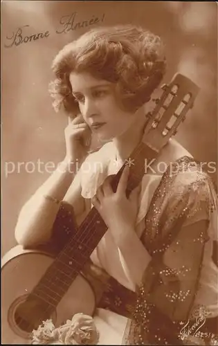 Musikanten Bonne Annie Frau Gitarre Kat. Musik
