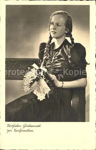 Konfirmation Maedchen Blumen Bibel Foto NPG Nr. 4468 Kat. Feiern und Feste