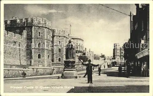 Polizei Polizist Windsor Castle Queen Victoria Statue Kat. Polizei