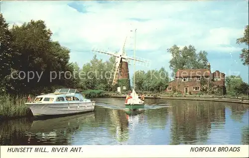 Windmuehle Motorschiff Hunsett Mill Nordfolk Broads Kat. Gebaeude und Architektur