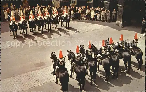 Leibgarde Wache Changing the Guard Horseguards Parade London Kat. Polizei