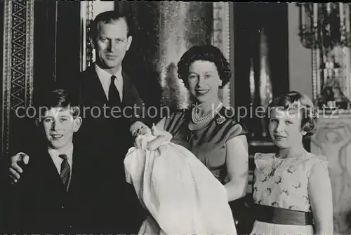 Adel England The Royal Family Queen Elizabeth II. Prince Philip Prince Charles Princess Anne Prince Andrew  Kat. Koenigshaeuser