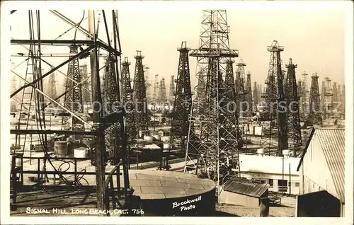 oelfoerderung Oil Fields Signal Hill Long Beach California / Rohstoffe Commodities /