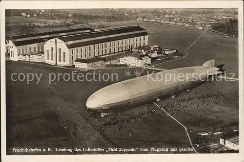 Zeppelin Graf Zeppelin Friedrichshafen am Bodensee Fliegeraufnahme / Flug /