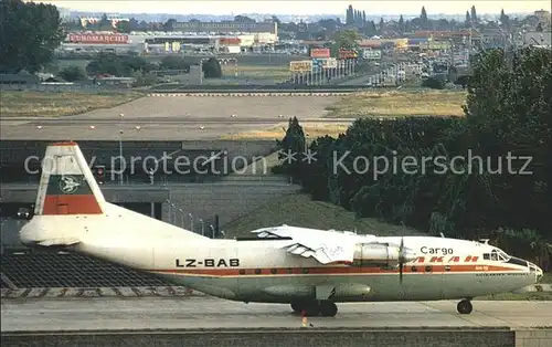 Flugzeuge Zivil Balkan Cargo AN 12 LZ BAB  Kat. Flug