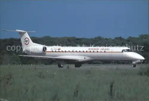 Flugzeuge Zivil Cameroon Airlines Embraer 145 PH RXA c n 145 216 Kat. Flug