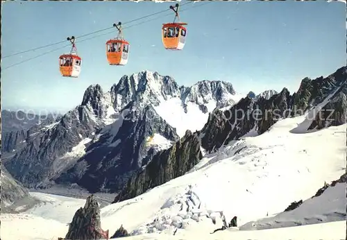 Seilbahn Aiguille du Midi Chamonix Mont Blanc Vallee Blanche Drus Verte Droites / Bahnen /