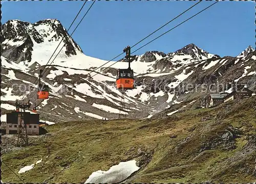 Seilbahn Stubai Sektion 1 Mittelstation Fernau Dresdner Huette  / Bahnen /