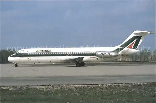 Flugzeuge Zivil Alitalia Douglas DC 9 32 N2786S 